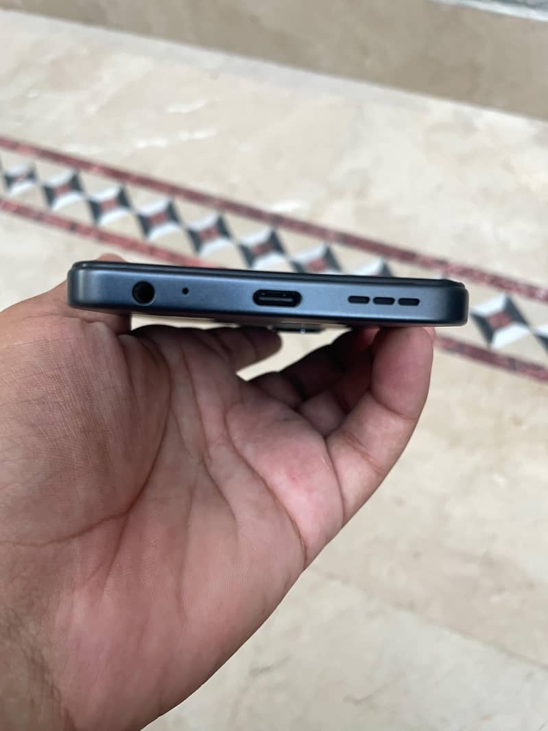 Tecno Spark Go2 1