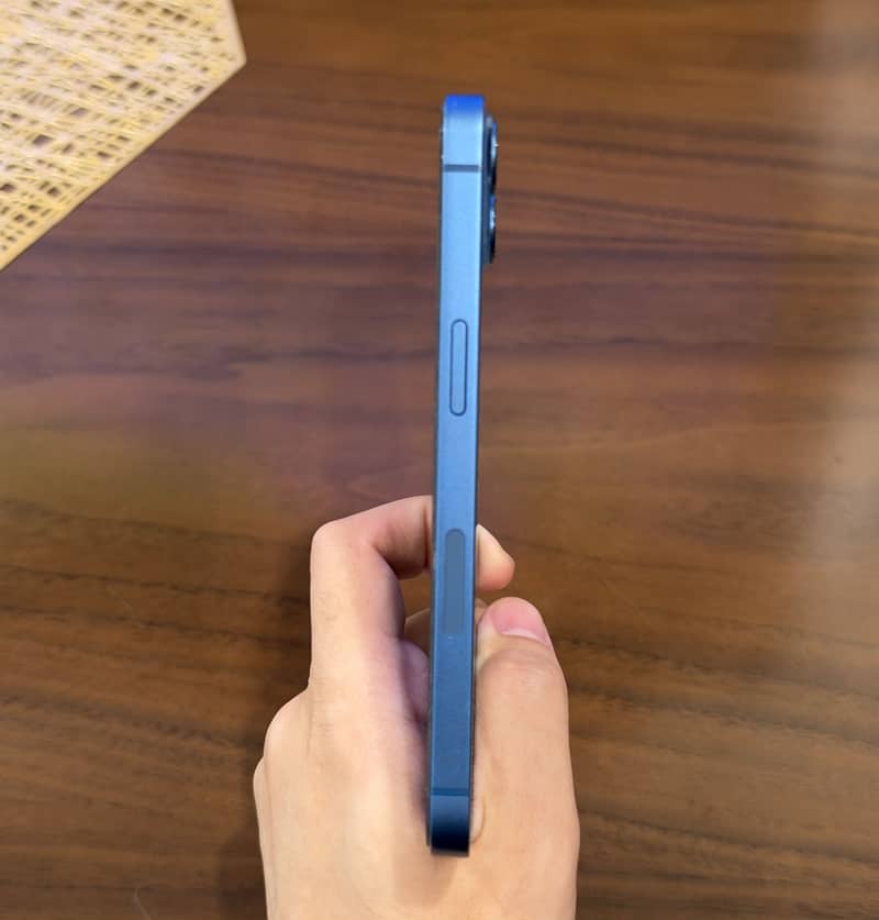 Apple iPhone 13 3
