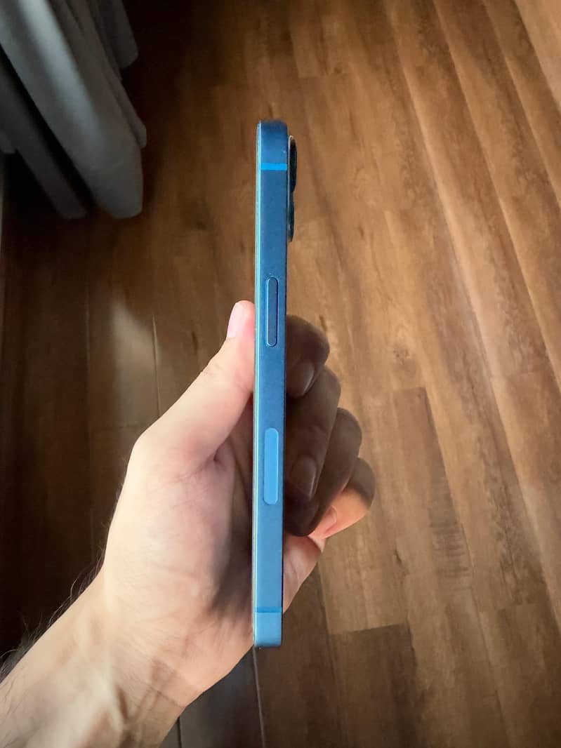 Apple iPhone 13 6