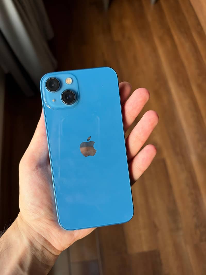 Apple iPhone 13 7