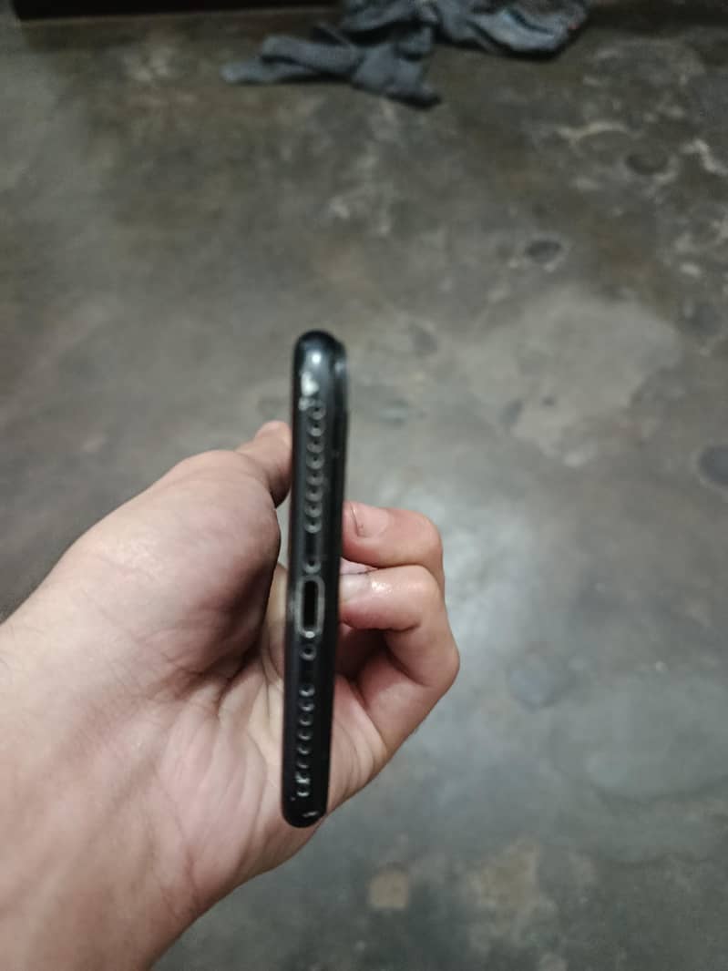 Apple iPhone 7 Plus 6