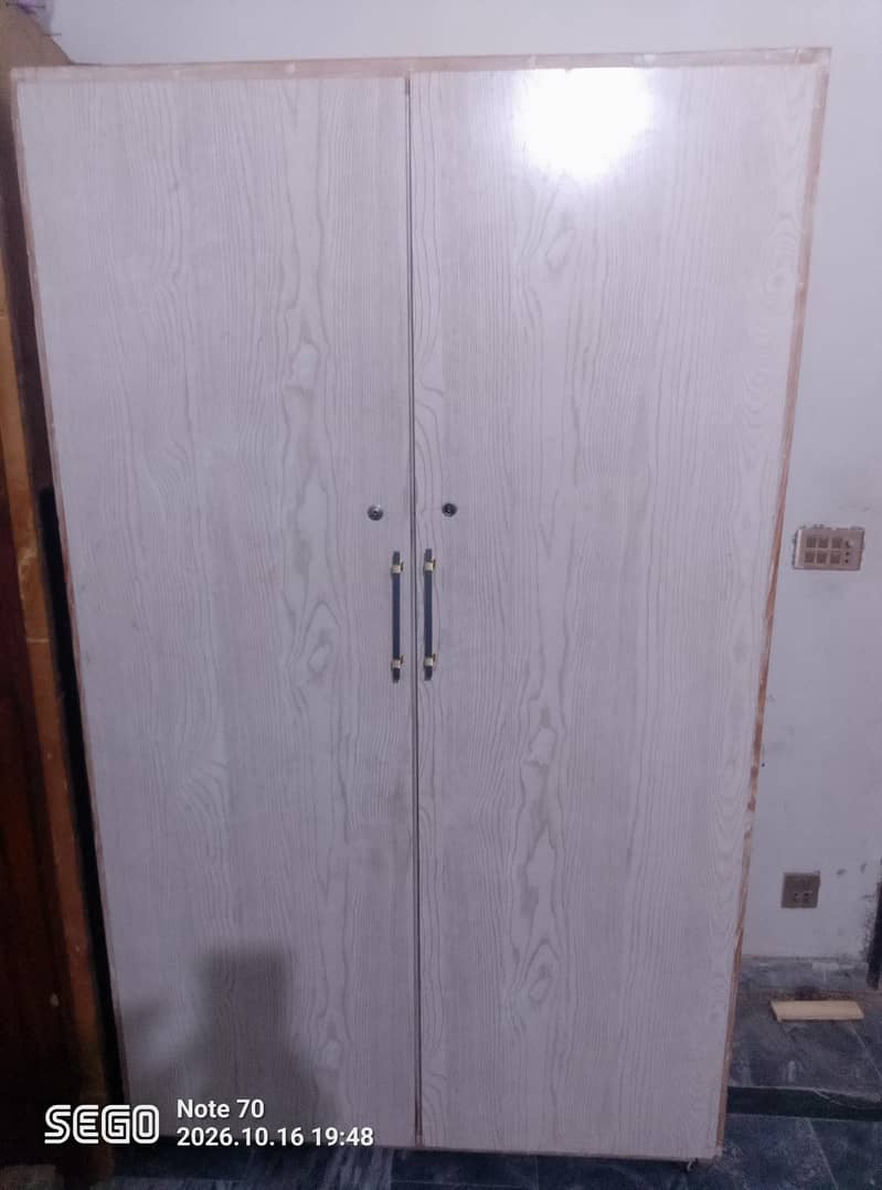 wardrobe 0