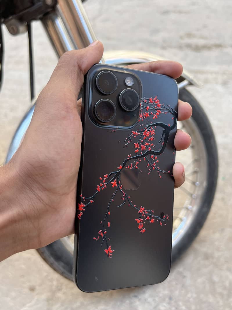Apple iPhone 15 Pro Max 1