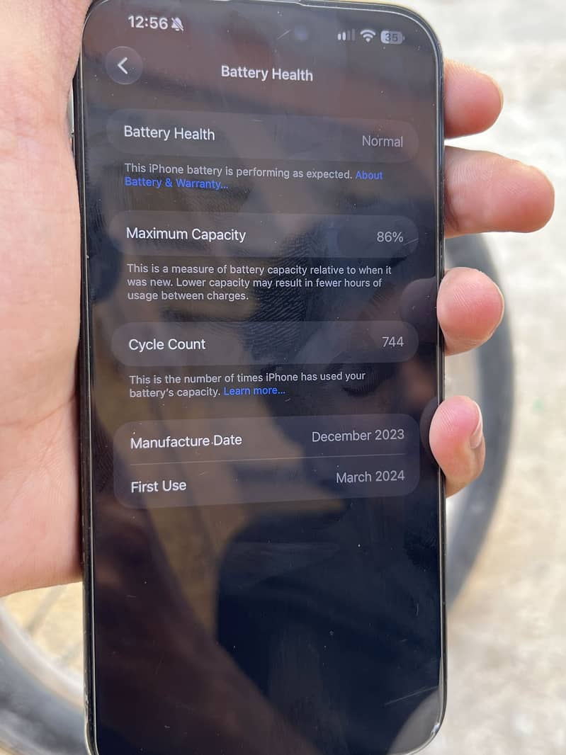 Apple iPhone 15 Pro Max 2