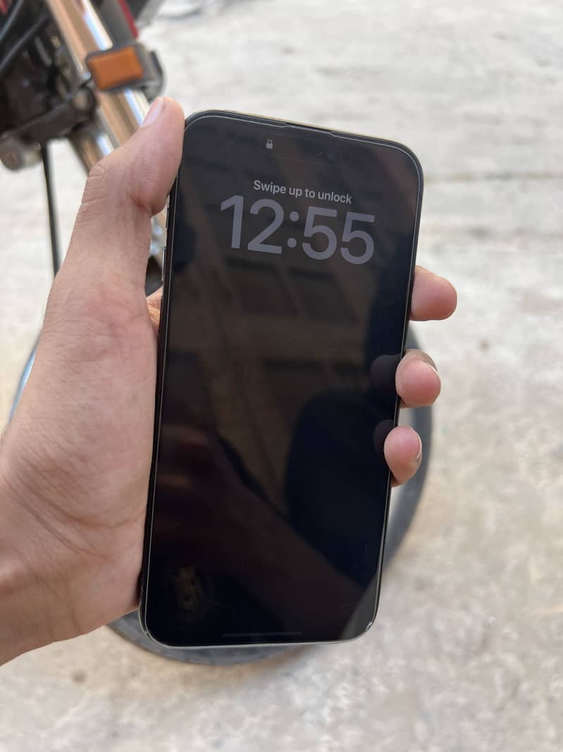 Apple iPhone 15 Pro Max 3