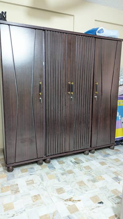 wooden wardrobe almari 4 door good condition karachi