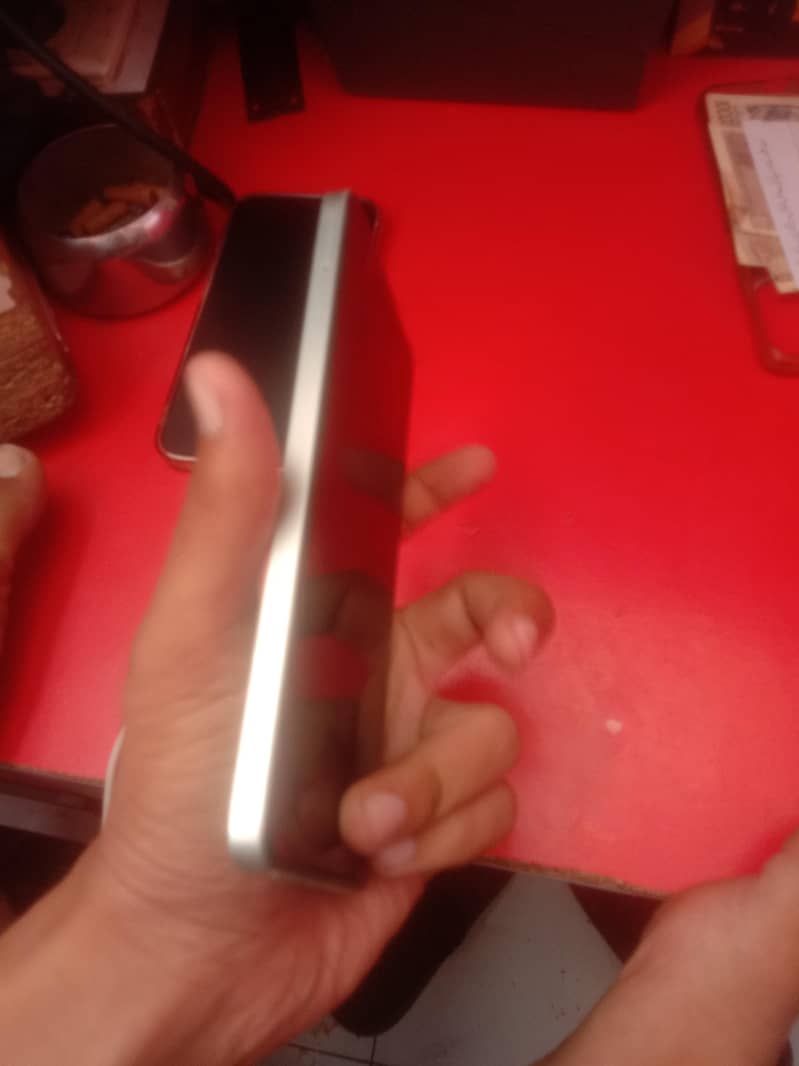 Realme Note 60x 4