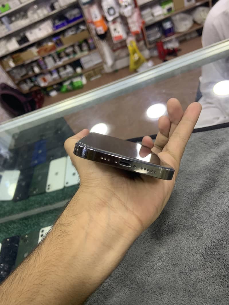 Apple iPhone 13 Pro 4
