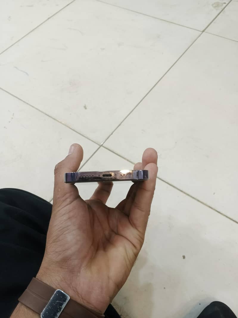 Apple iPhone 14 Pro 2