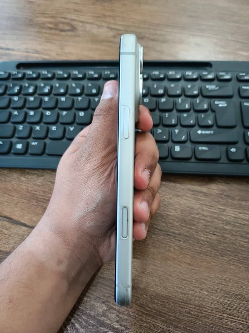 Apple iPhone 17 Pro Max 0
