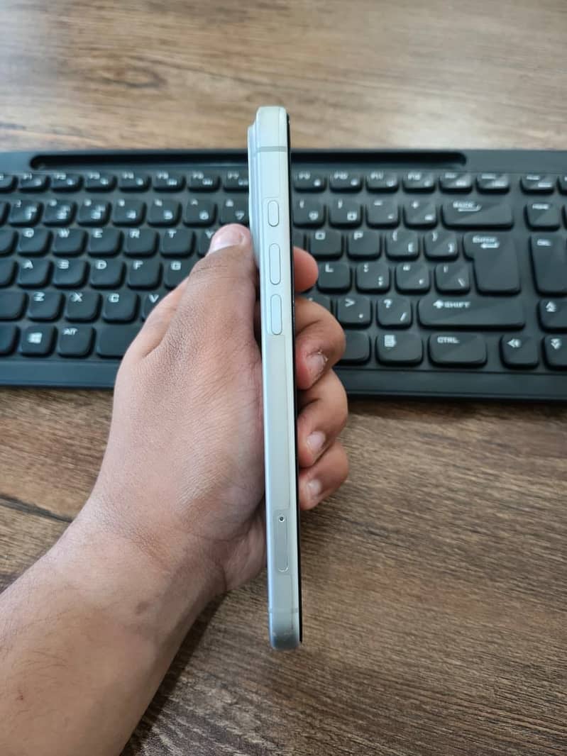Apple iPhone 17 Pro Max 4