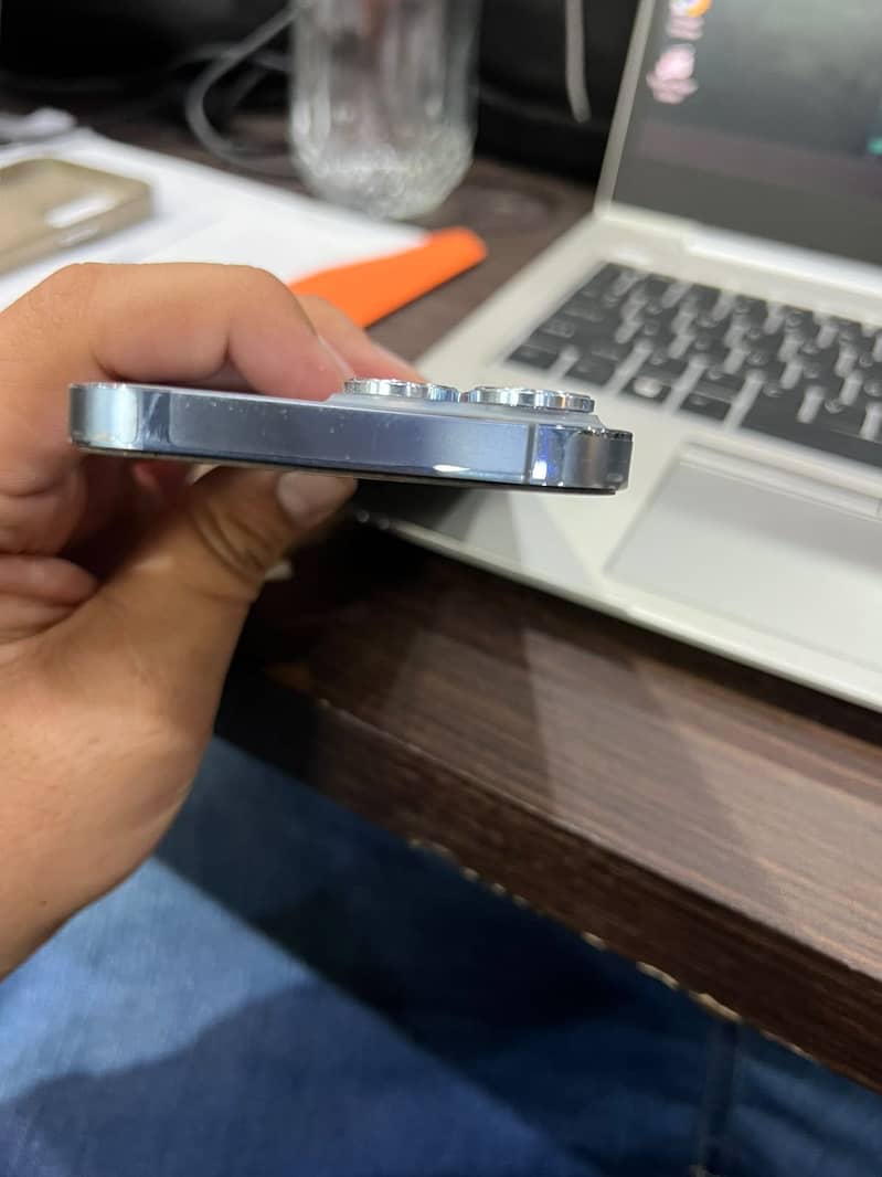 Apple iPhone 13 Pro 3