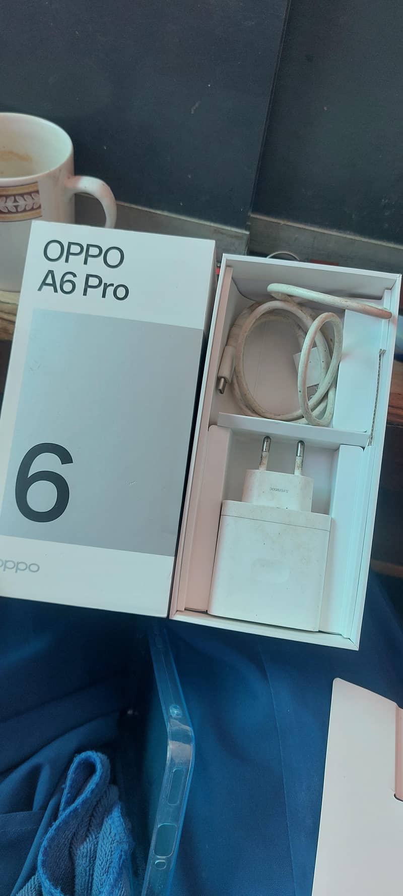 OPPO A6 Pro 4