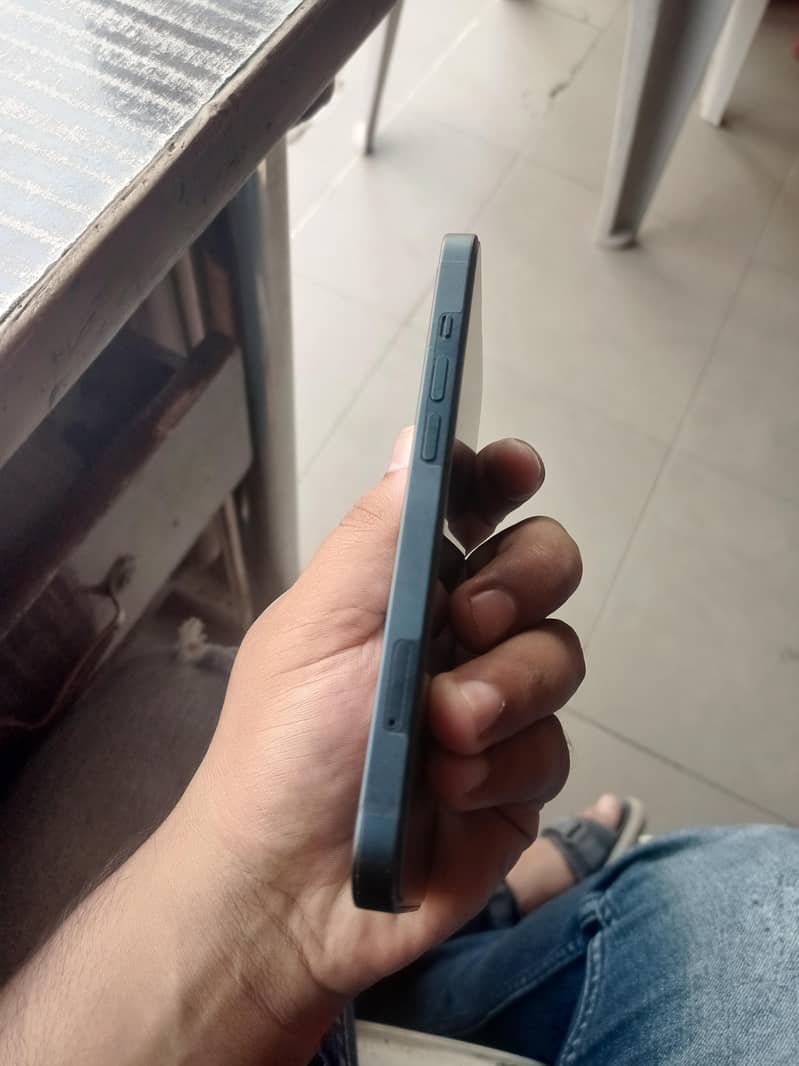 Apple iPhone 13 1