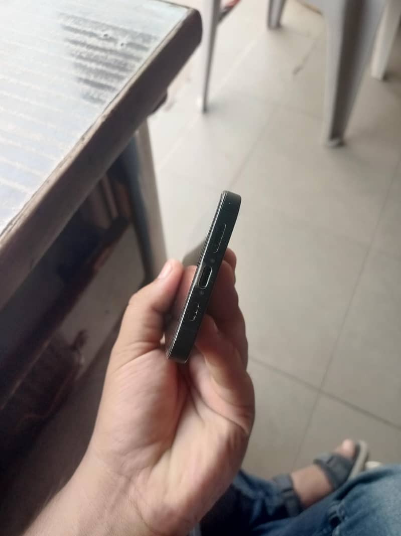Apple iPhone 13 3