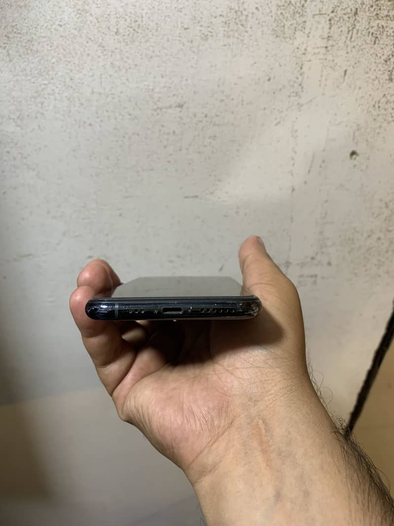 Apple iPhone 11 Pro 2
