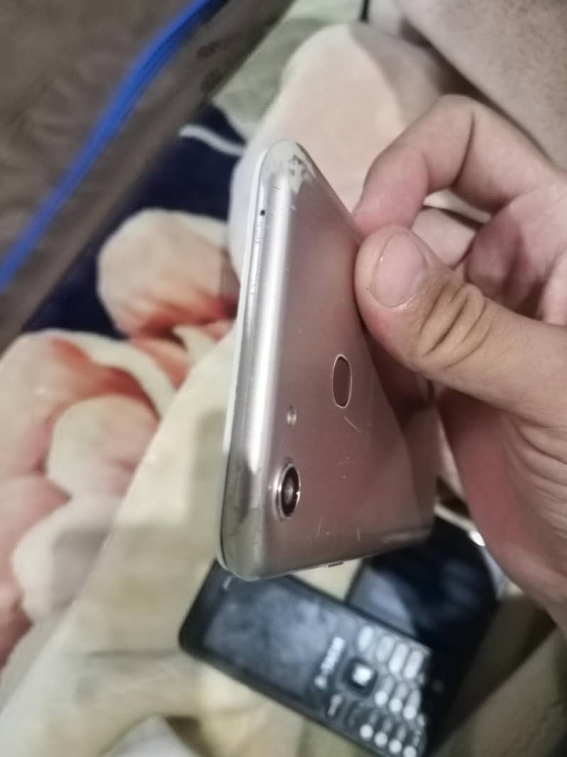 OPPO A6 1