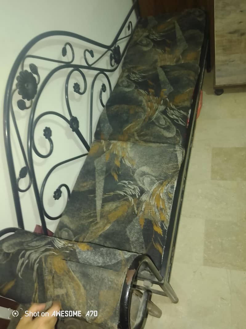 iron sofa 3