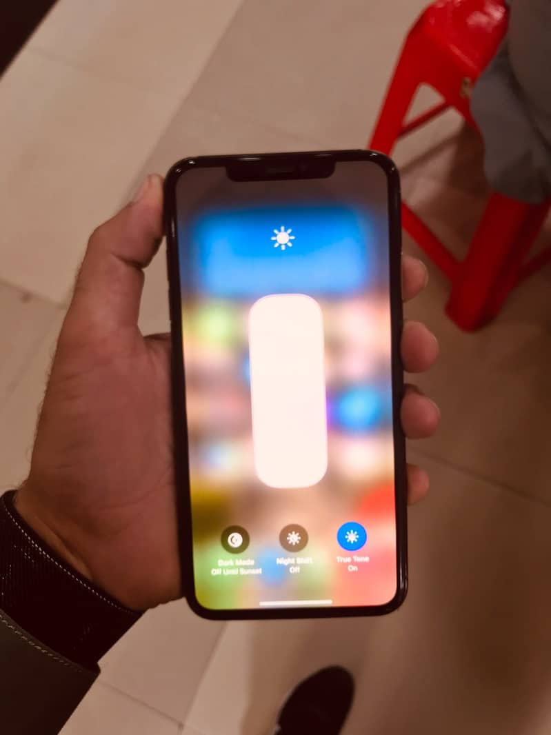 Apple iPhone XS Max 4