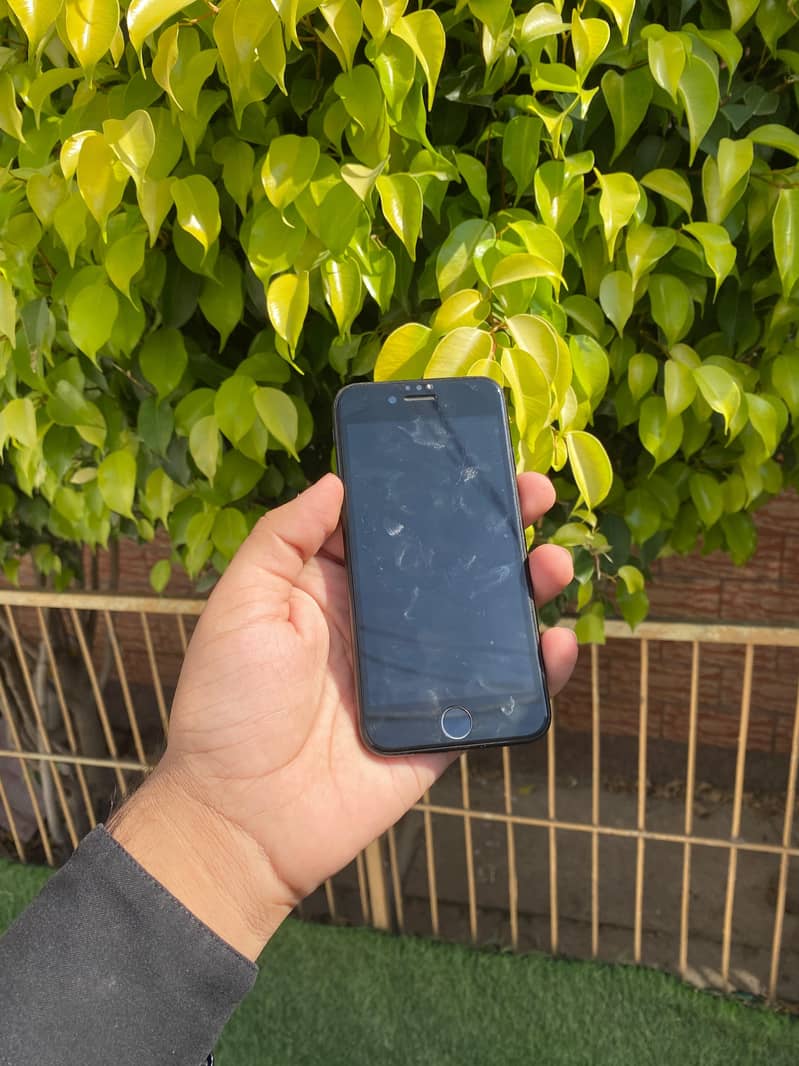 iPhone SE 2020 5