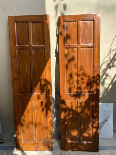 4 doors 2 solid and 2 air crossing door