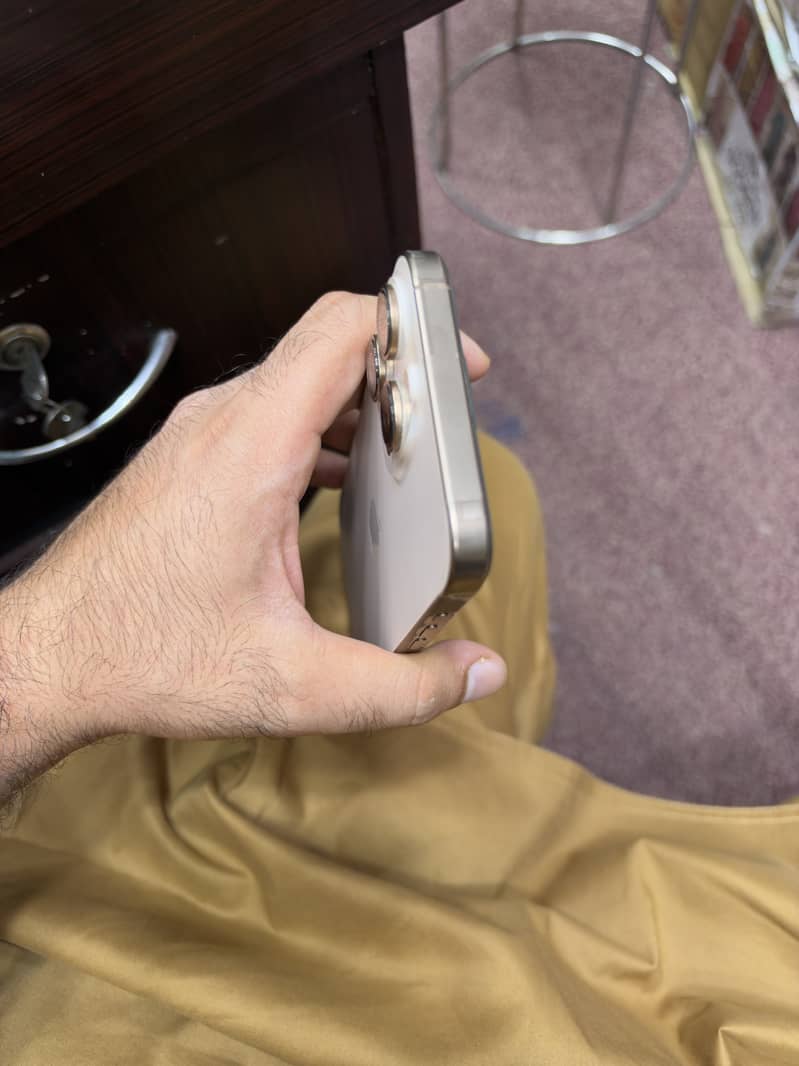 Apple iPhone 16 Pro Max 3