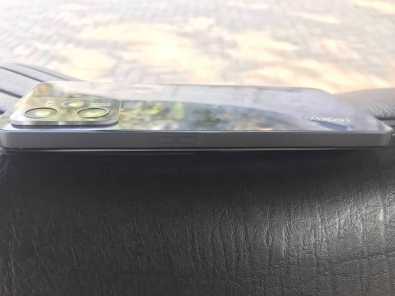 Realme C35 3