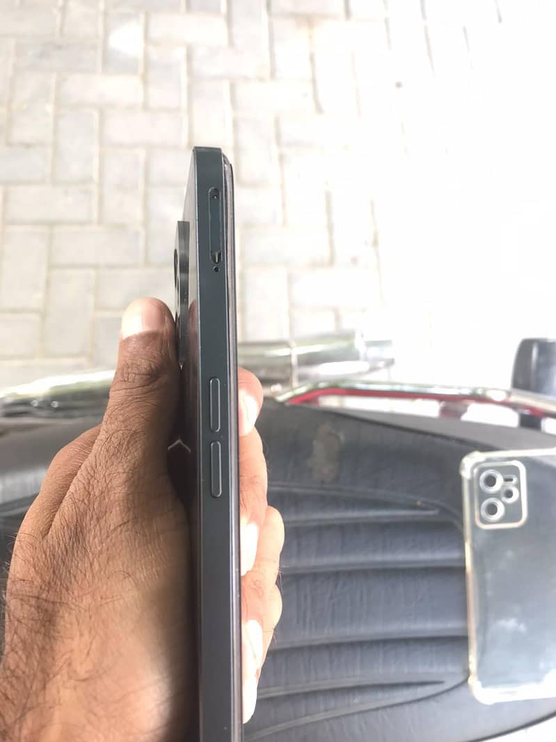 Realme C35 4