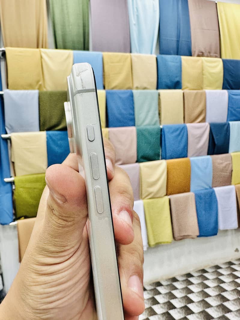Apple iPhone 17 Pro Max 2