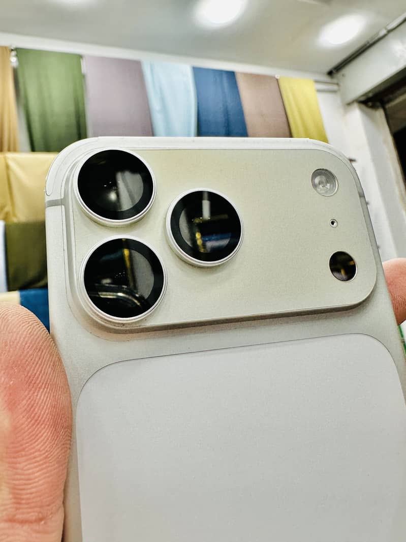 Apple iPhone 17 Pro Max 6