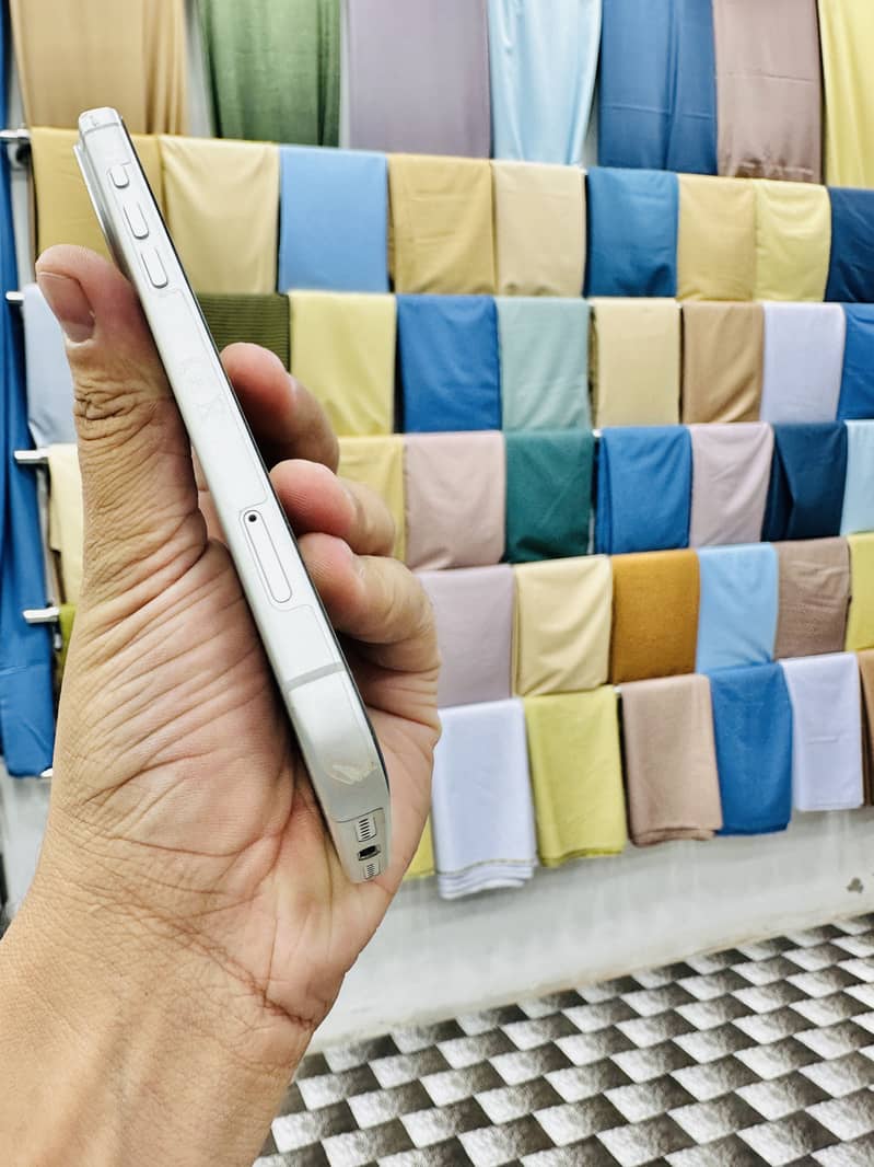 Apple iPhone 17 Pro Max 7
