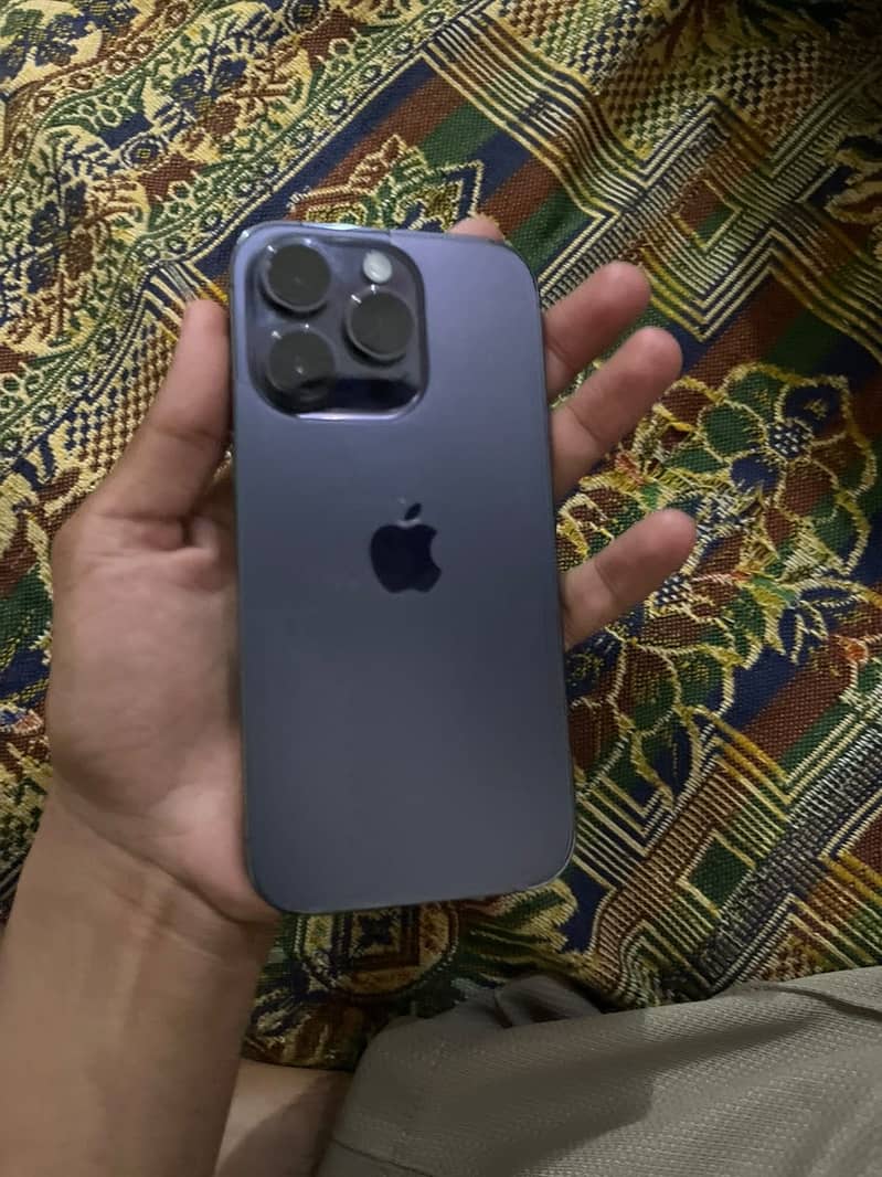 Apple iPhone 14 Pro 1