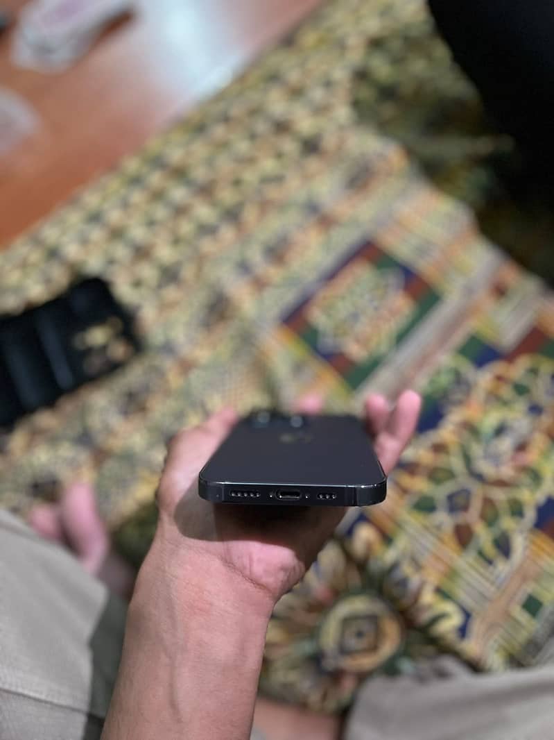 Apple iPhone 14 Pro 2
