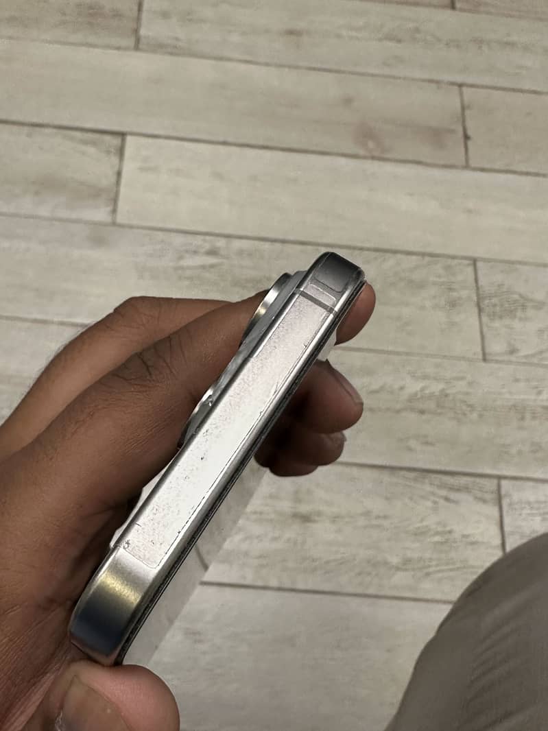 Apple iPhone 15 Pro Max 1