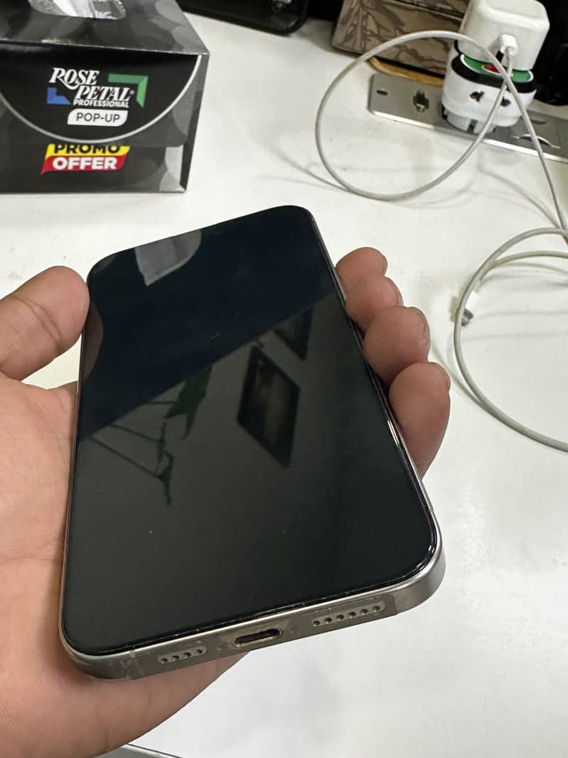 Apple iPhone 15 Pro Max 3