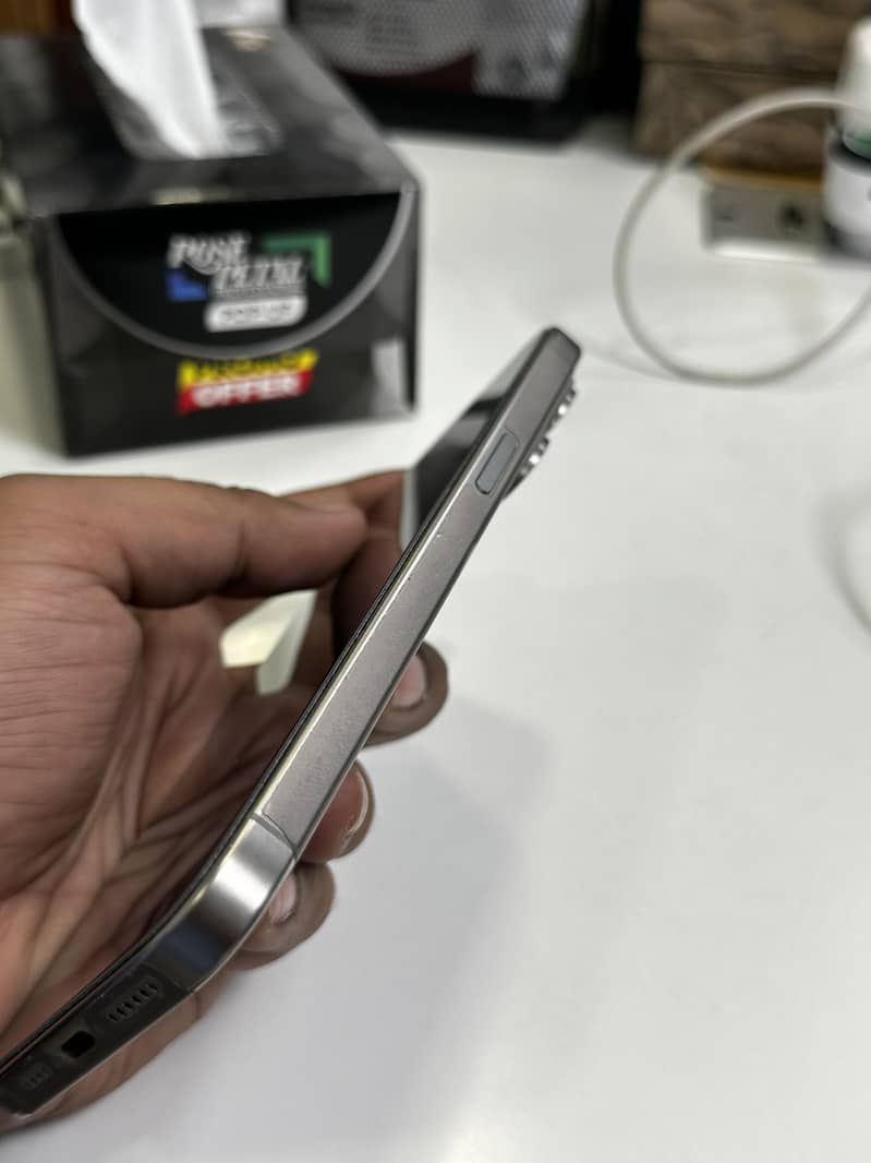 Apple iPhone 15 Pro Max 8