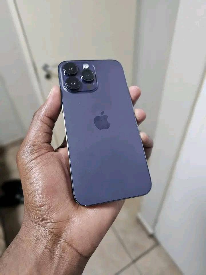 Apple iPhone 14 Pro Max 0