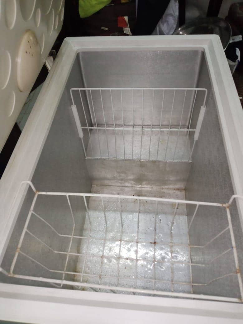 HAIER DEEP FREEZER 1