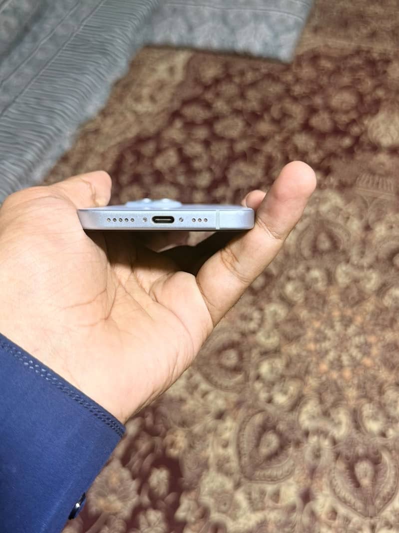 Apple iPhone 15 5