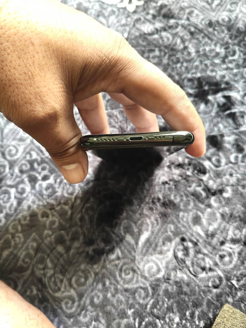 Apple iPhone 11 Pro 0