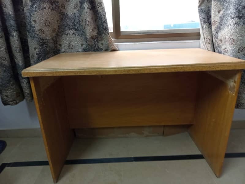 Study table and shelves 5