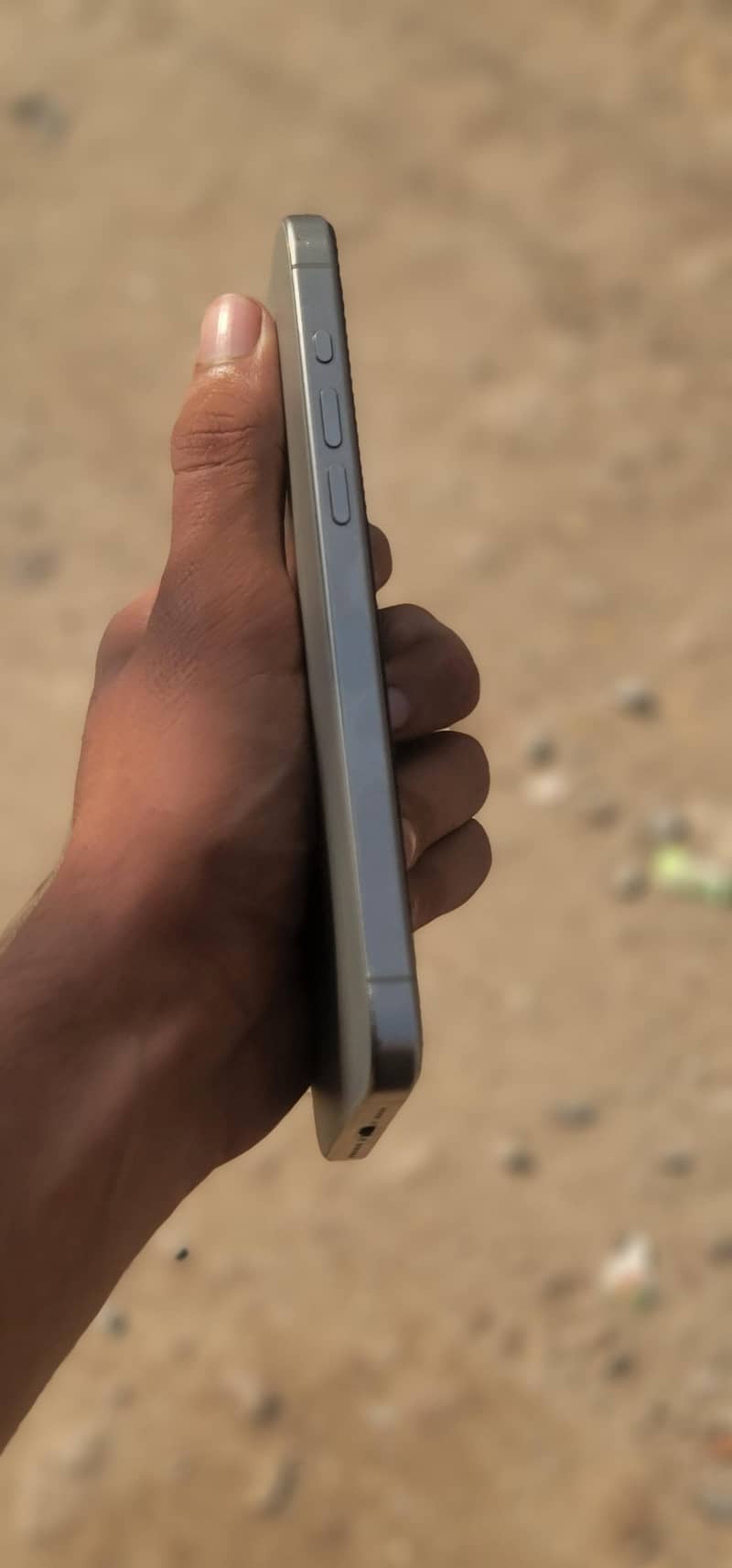 Apple iPhone 15 Pro Max 2