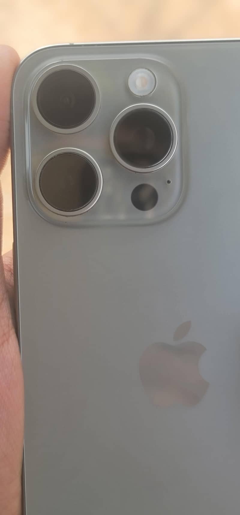 Apple iPhone 15 Pro Max 9