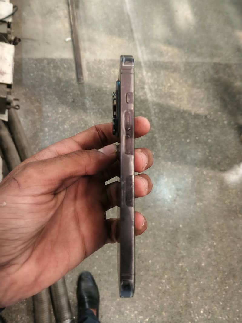 Apple iPhone 14 Pro 3
