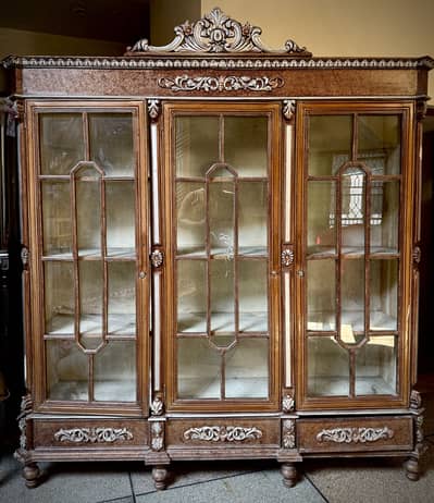 Wooden showcase three door king size 03244617420