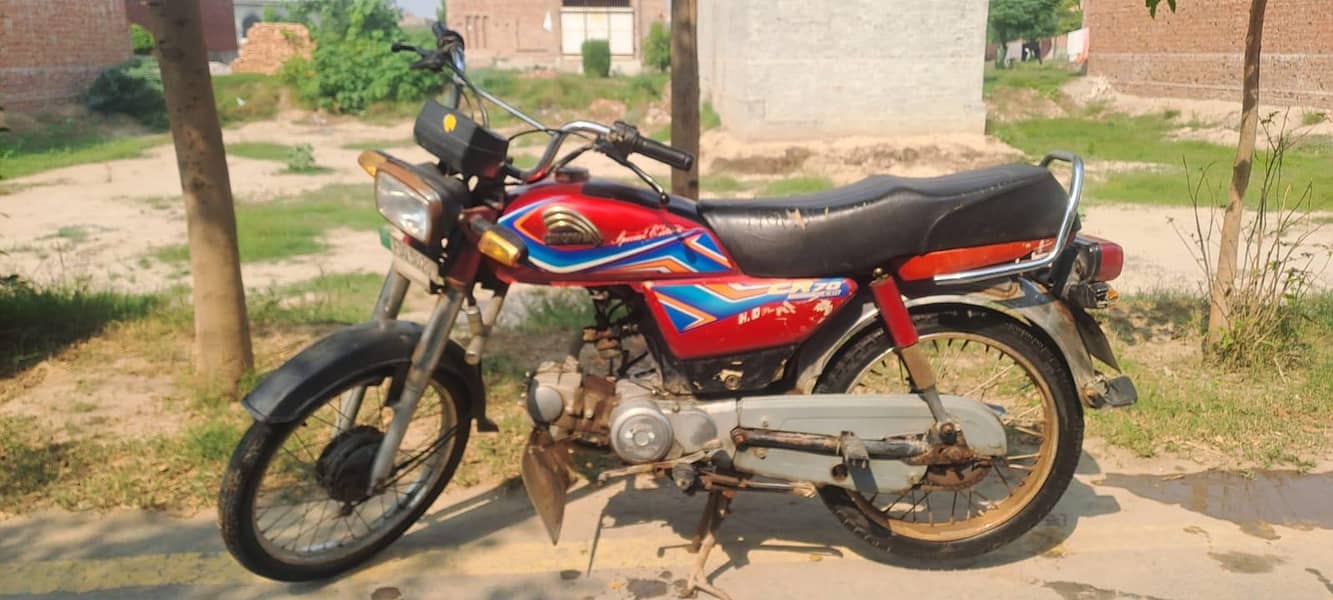 Crown 2019 model Red Colour 1