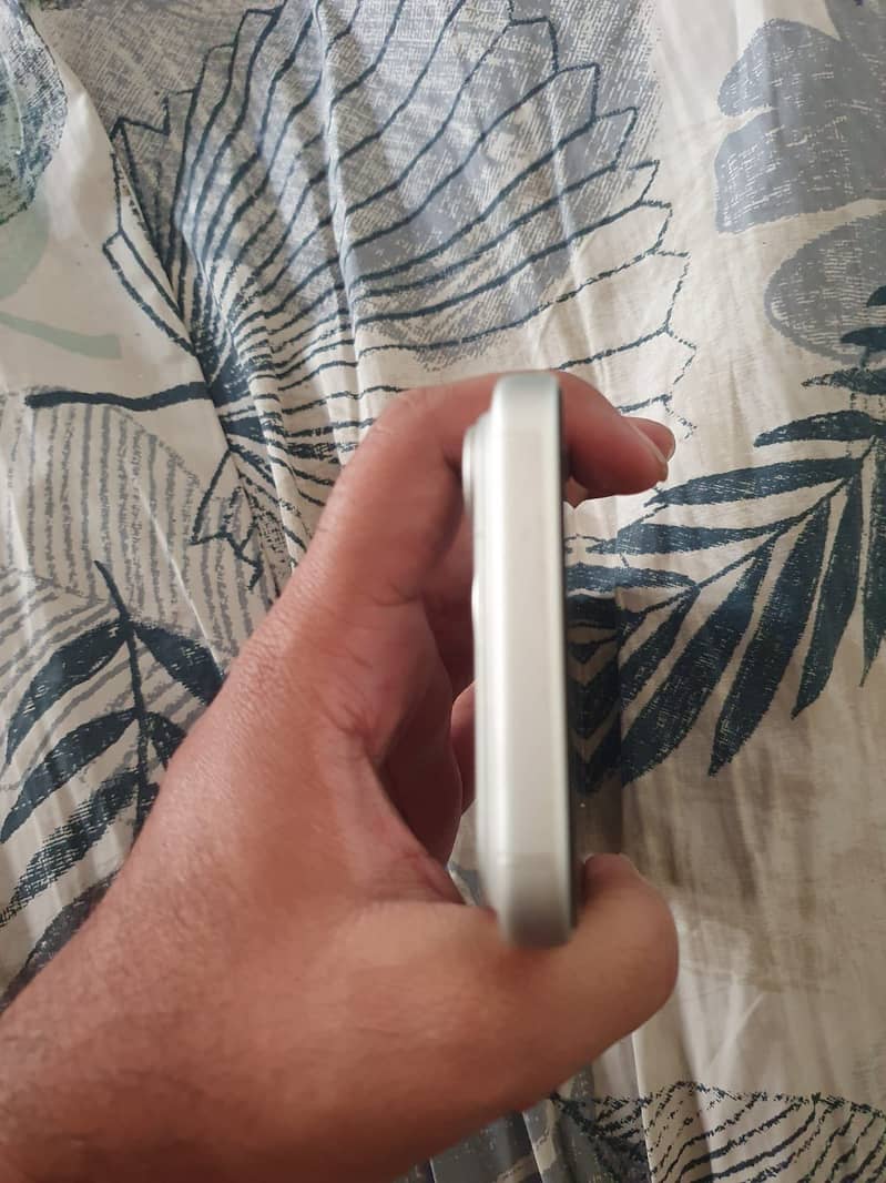 Apple iPhone 17 Pro Max 2