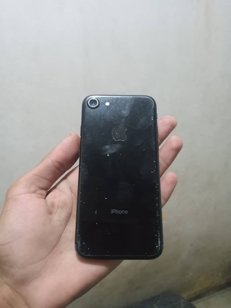 Apple iPhone 7 0