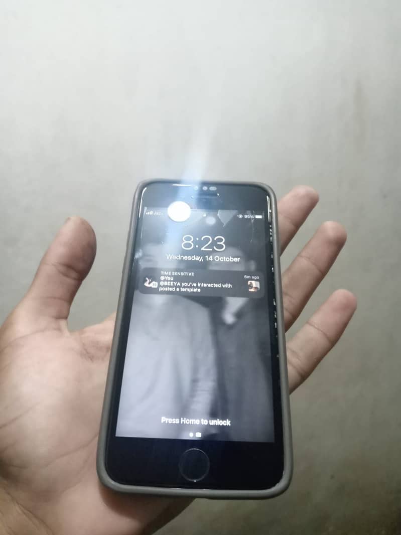 Apple iPhone 7 2
