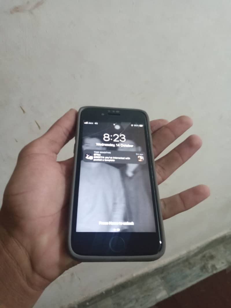 Apple iPhone 7 3